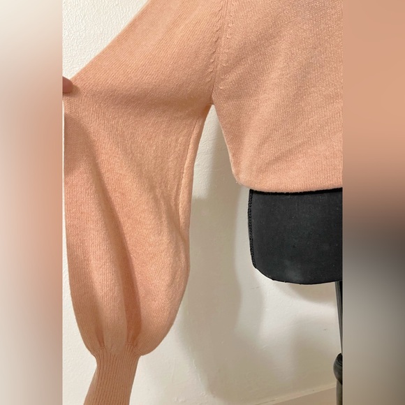 BCBGMAXAZRIA CREWNECK SWEATER LONG Ballon SLEEVES Color Bare Pink Size Large - Picture 4 of 7